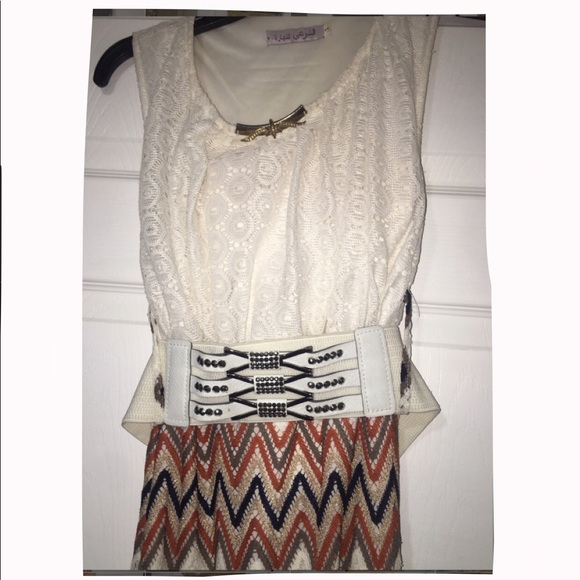 Lace maxi dress - Picture 2 of 3